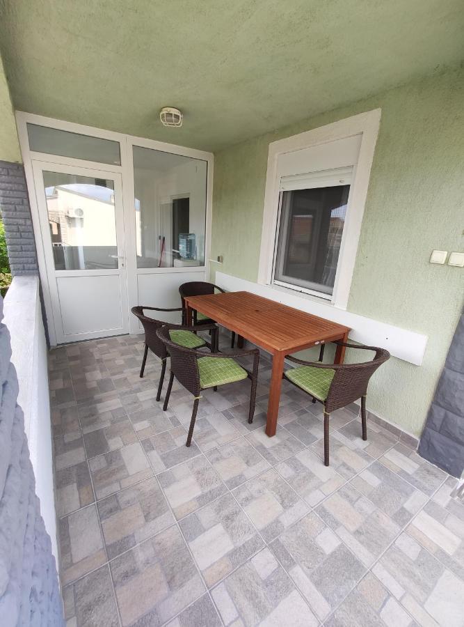 Appartamento Apartman Pilcik Vir Esterno foto