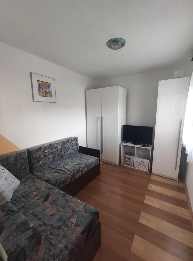 Appartamento Apartman Pilcik Vir Esterno foto