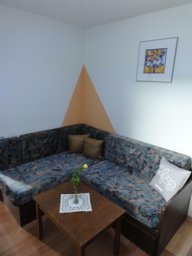 Appartamento Apartman Pilcik Vir Esterno foto
